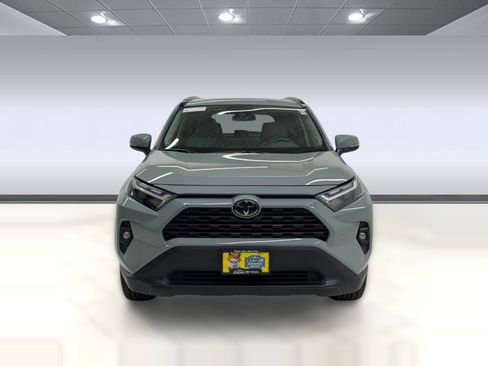 Used 2023 Toyota RAV4 XLE Premium FWD image 5