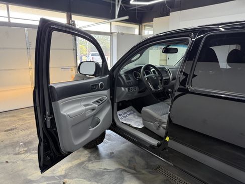 Used 2013 Toyota Tacoma 4x4 Double Cab w/ TRD T/X Baja Series image 8