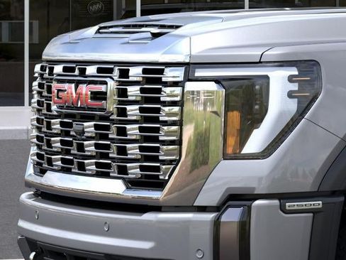 New 2026 GMC Sierra 2500 Denali w/ Denali Reserve Package AWD/4WD image 13