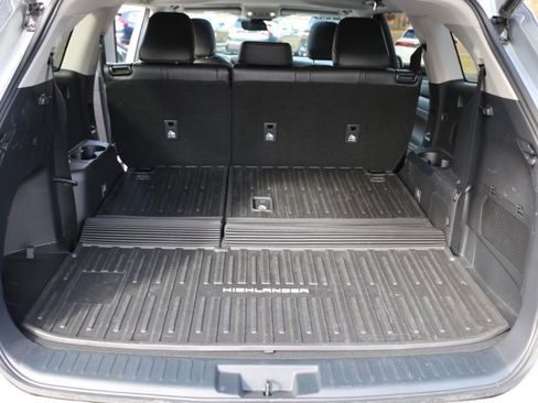 Used 2022 Toyota Highlander XLE image 32