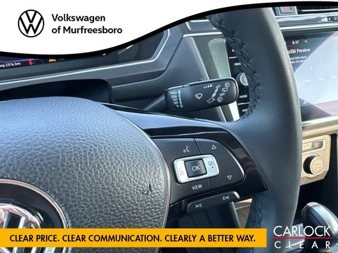 Used 2020 Volkswagen Tiguan SEL AWD/4WD image 17