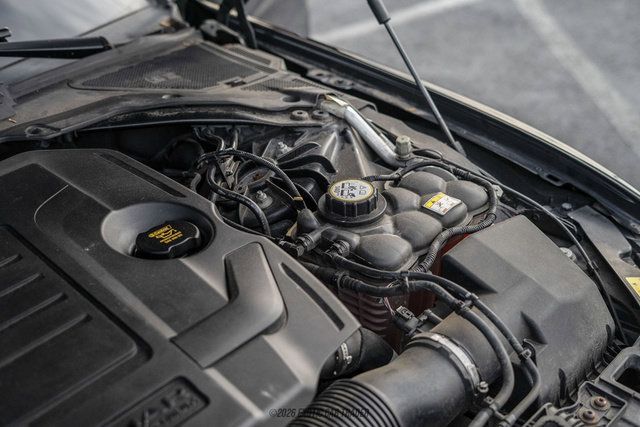 Used 2018 Jaguar XE Premium AWD/4WD image 23