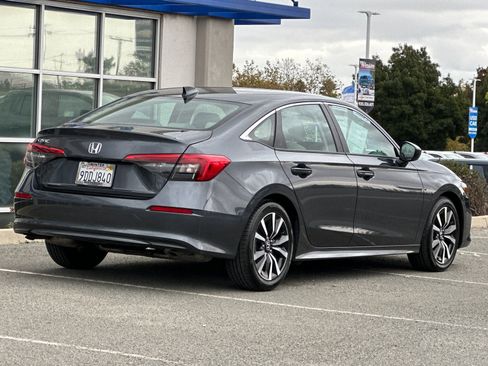 Used 2022 Honda Civic EX image 4