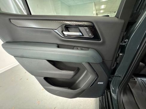 Used 2026 GMC Yukon AT4 image 9