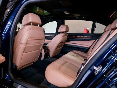 Used 2015 BMW 740Li xDrive image 17