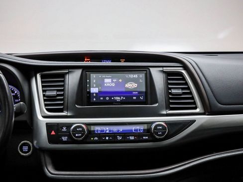 Used 2018 Toyota Highlander XLE image 14