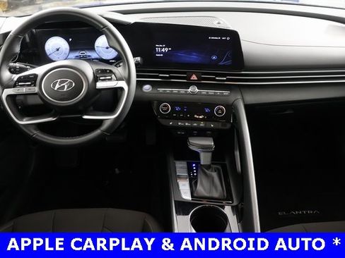Used 2023 Hyundai Elantra SEL w/ Convenience Package image 2