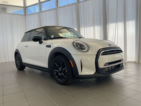 Used 2024 MINI Cooper 2-Door Hardtop image 7