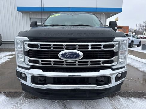 Used 2023 Ford F250 XLT image 2