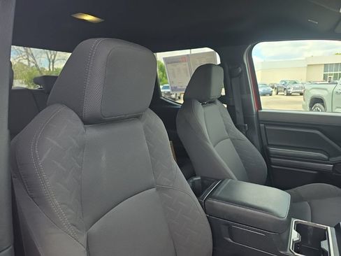 Used 2025 Toyota Tacoma SR5 AWD/4WD image 10