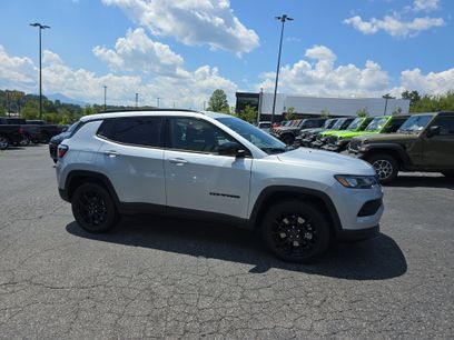 New 2025 Jeep Compass Latitude w/ Convenience Group