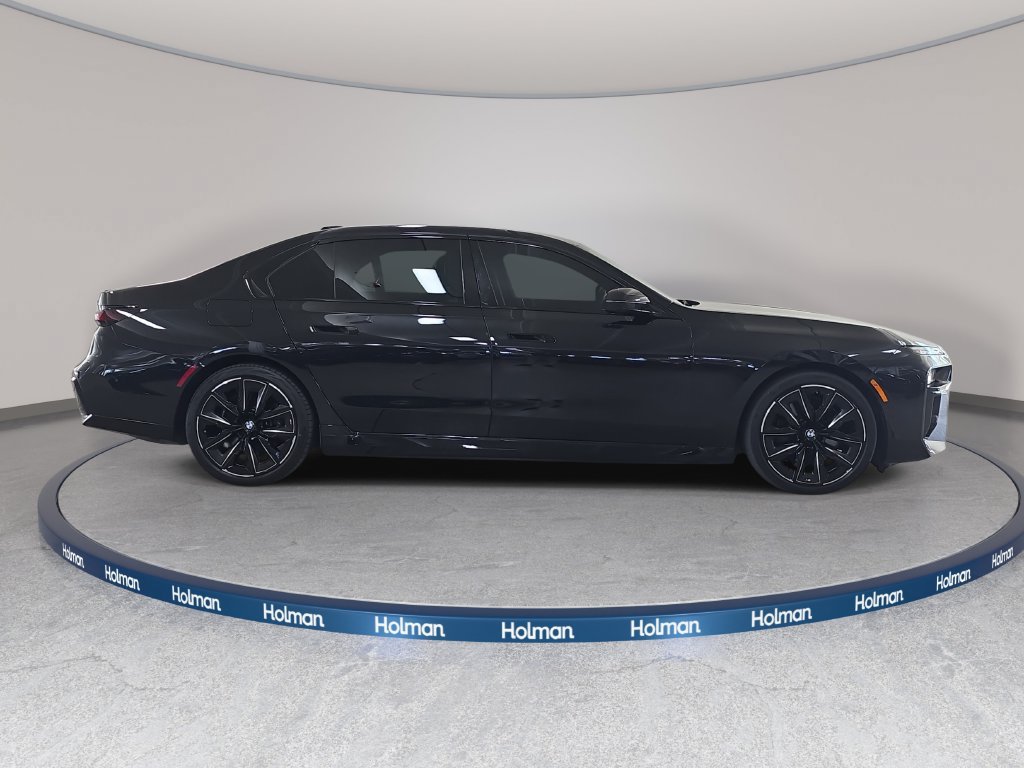 Certified 2023 BMW i7 xDrive60 AWD/4WD image 4