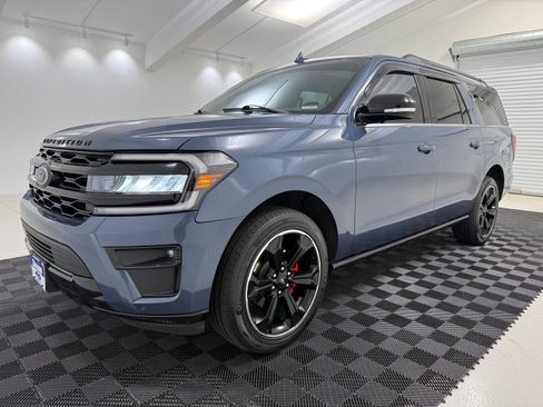 Used 2022 Ford Expedition Max Limited RWD image 3