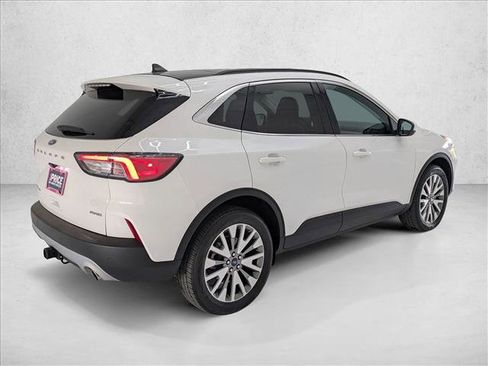 Used 2022 Ford Escape Titanium w/ Class II Trailer Tow Package image 5