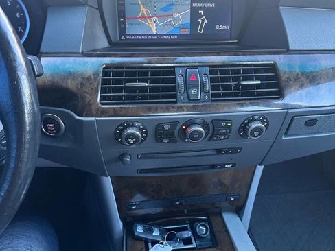 Used 2006 BMW 530xi Sedan image 18