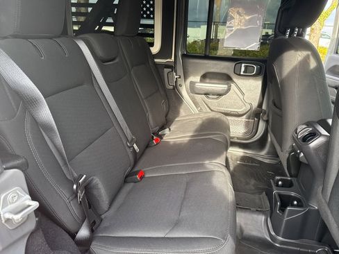 Used 2022 Jeep Wrangler Unlimited Sport image 26