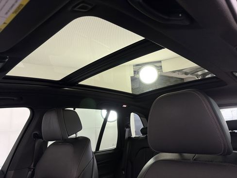 Used 2022 BMW X5 M50i w/ Executive Package image 21