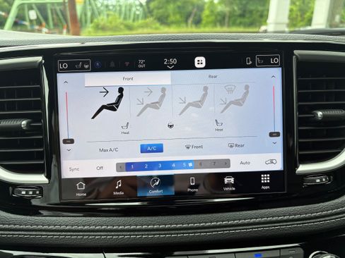 New 2027 Chrysler Pacifica Select AWD/4WD image 24