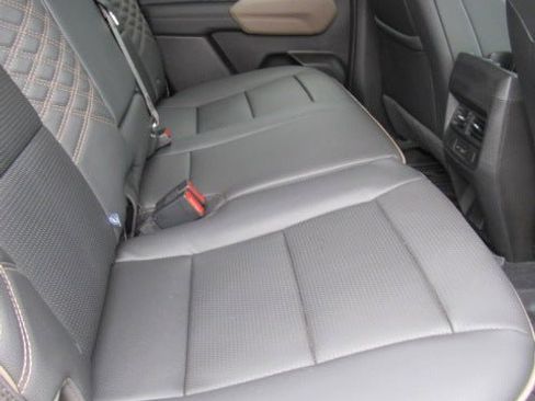 Certified 2025 GMC Canyon Denali AWD/4WD image 10