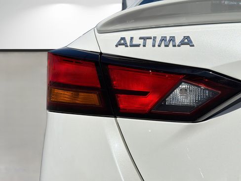 Used 2021 Nissan Altima 2.5 SL FWD image 10