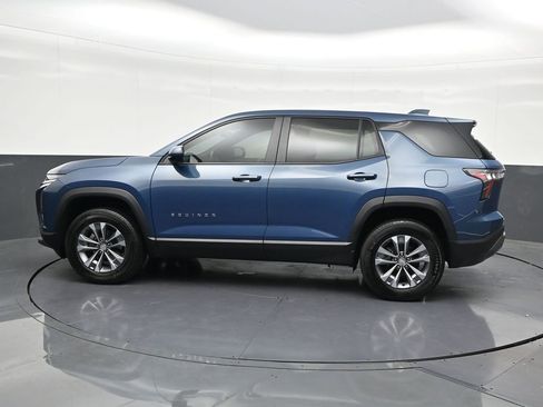 Used 2025 Chevrolet Equinox LT w/ Safety and Technology Package FWD image 2