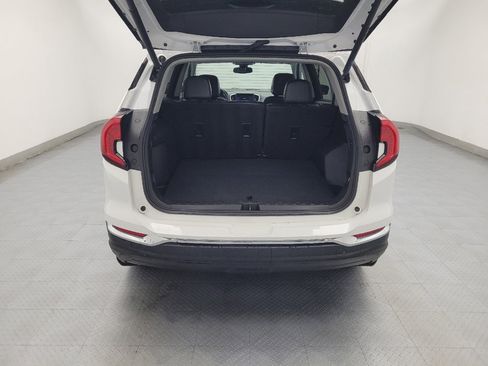 Used 2022 GMC Terrain SLT image 29