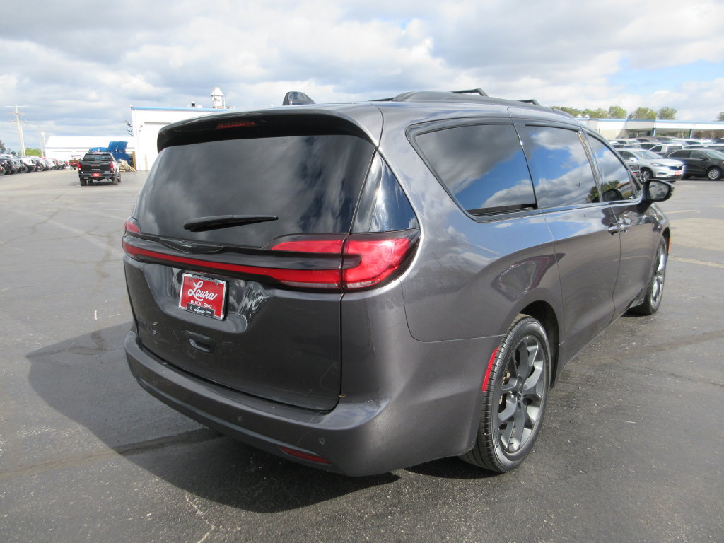 Used 2023 Chrysler Pacifica Touring-L w/ S Appearance Package FWD image 6