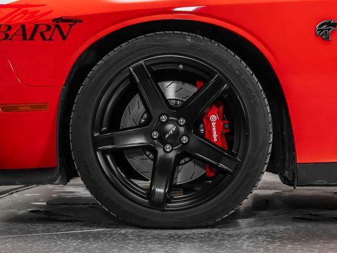 Used 2017 Dodge Challenger SRT Hellcat image 18
