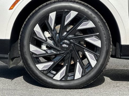 Used 2024 Lincoln Nautilus Reserve w/ Equipment Group 202A image 27