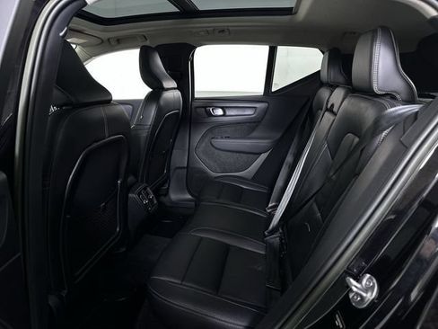 Used 2023 Volvo XC40 B5 Plus AWD/4WD image 26