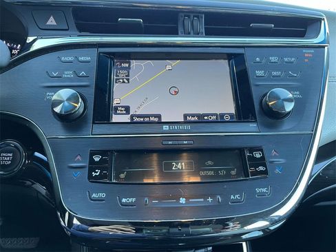 Used 2014 Toyota Avalon Limited image 23