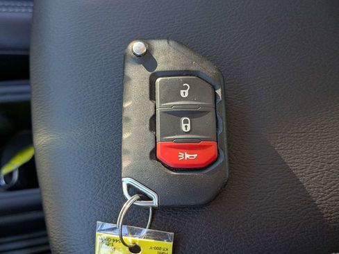 Used 2021 Jeep Gladiator Overland w/ Popular Equipment Package image 29