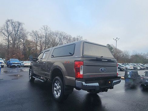 Used 2019 Ford F250 Lariat w/ Chrome Package image 3