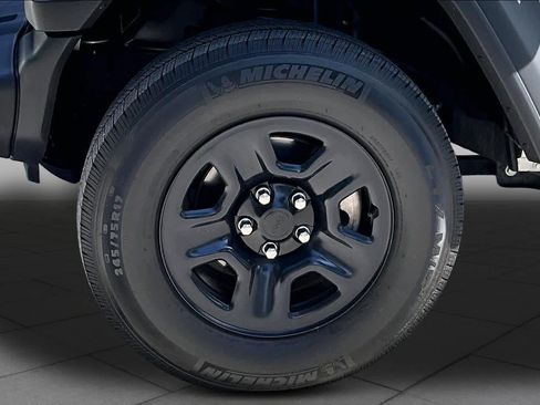 Used 2022 Jeep Wrangler Sport AWD/4WD image 10