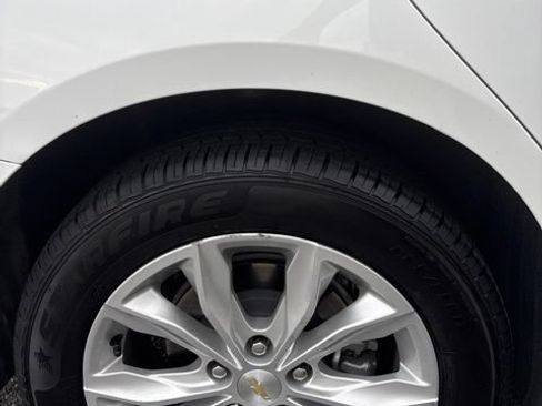 Used 2024 Chevrolet Malibu LT FWD image 9