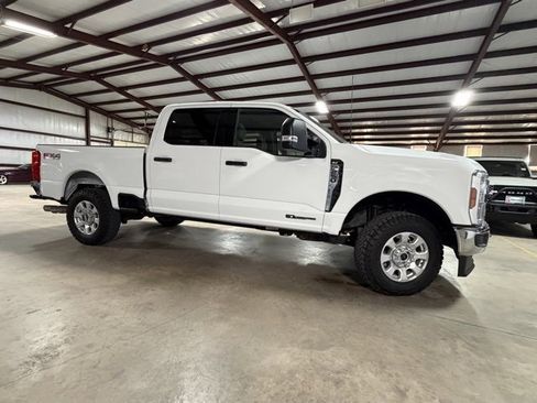 Used 2024 Ford F250 XLT w/ FX4 Off-Road Package image 5