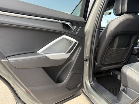 Used 2021 Audi Q3 2.0T Premium image 19