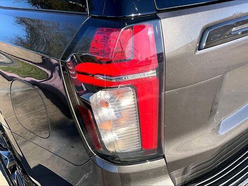 Used 2021 Chevrolet Tahoe Z71 w/ Z71 Off-Road Package image 28