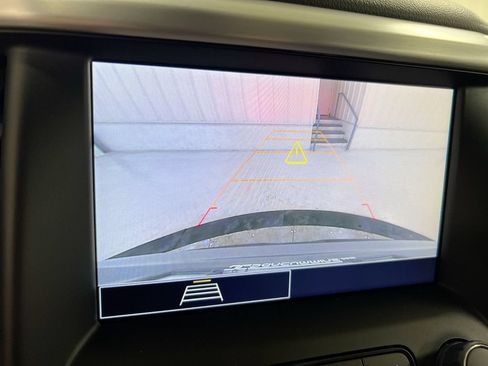 Used 2023 GMC Acadia SLE FWD image 14