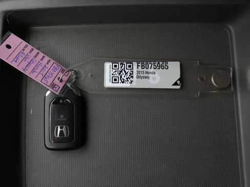 Used 2015 Honda Odyssey Touring Elite image 27