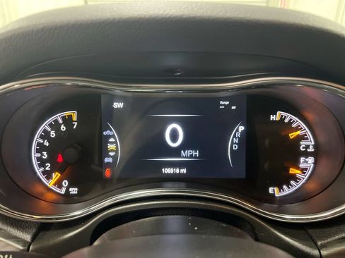 Used 2022 Jeep Grand Cherokee Laredo X AWD/4WD image 12