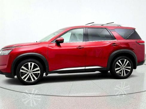 Used 2024 Nissan Pathfinder Platinum w/ Black Appearance Package AWD/4WD image 8