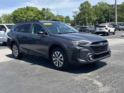 Used 2025 Subaru Outback Premium w/ Popular Package #1 AWD/4WD image 2