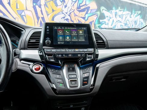 Used 2018 Honda Odyssey Elite image 24