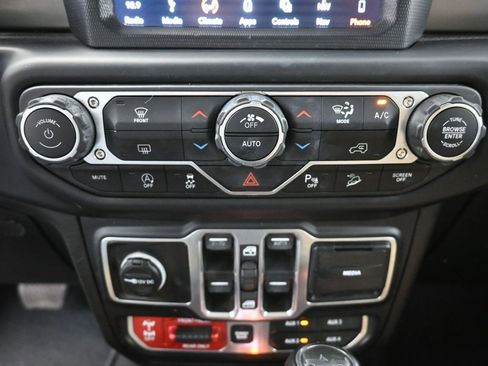 Used 2018 Jeep Wrangler Unlimited Rubicon image 9