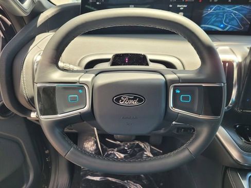 New 2026 Ford Expedition Platinum w/ Stealth Appearance Package AWD/4WD image 9