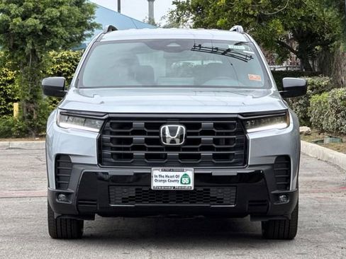 New 2026 Honda Pilot Sport image 9
