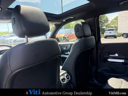 Certified 2022 Mercedes-Benz GLB 250 4MATIC image 21