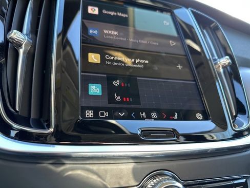 Certified 2025 Volvo S60 B5 Core image 30