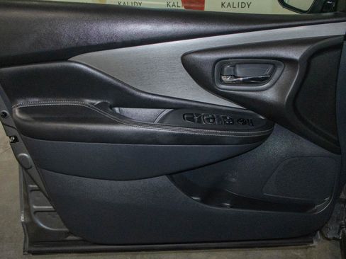 Used 2023 Nissan Murano SV FWD image 10